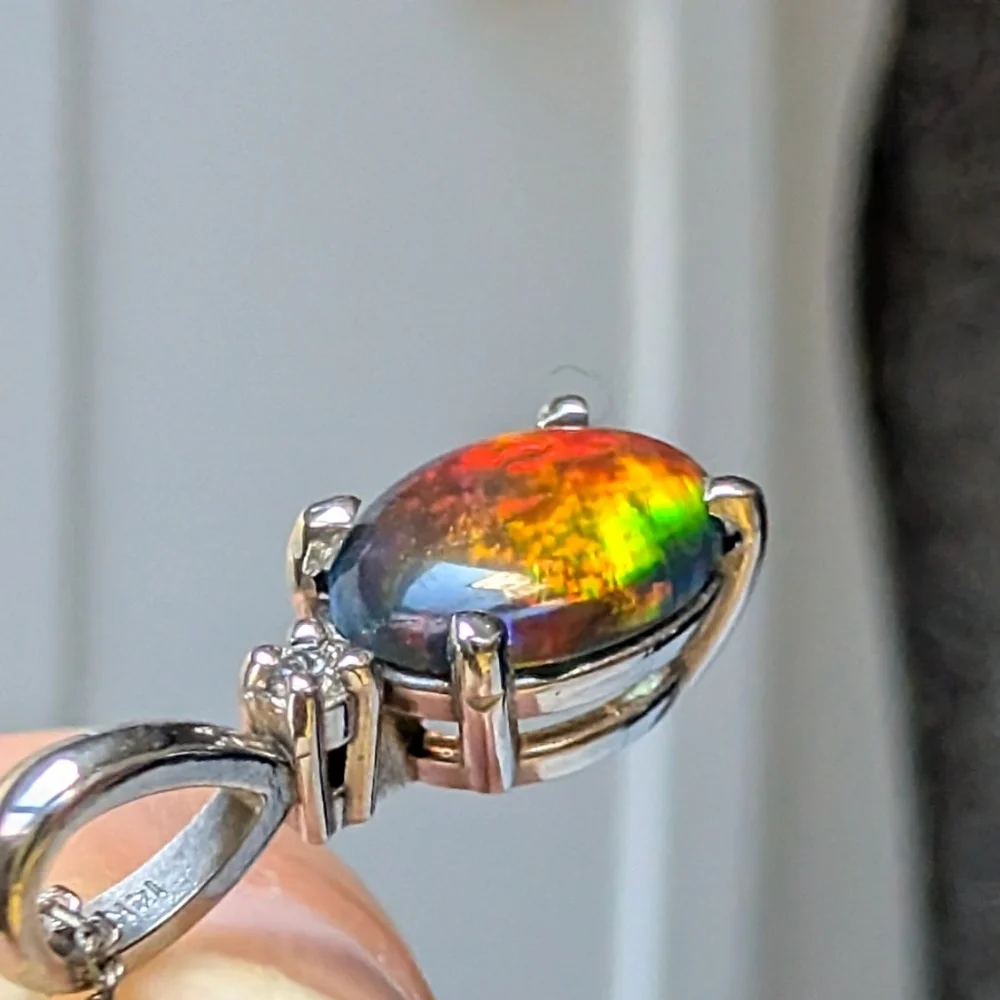 South Africa QGI IYKT WHITE GOLD chain with Black OPAL stone & Diamond Necklace